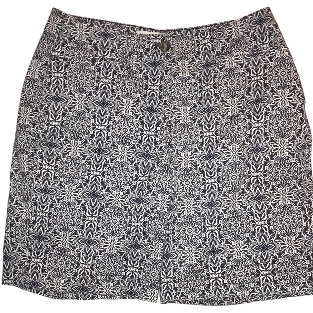 Kim Rogers Bermuda Walking Shorts Woman’s Size 10 Blue White